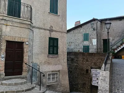 Uno scorcio della piazza Santa Maria