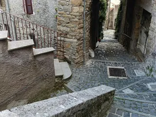 Incrocio con Via Olevano