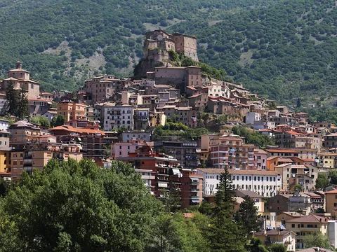 Subiaco - Il borgo e la Rocca Abbaziale