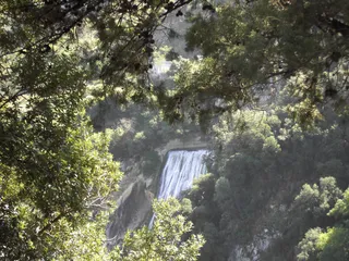 Un'altra vista della Grande Cascata, il cui salto supera i 120 metri.